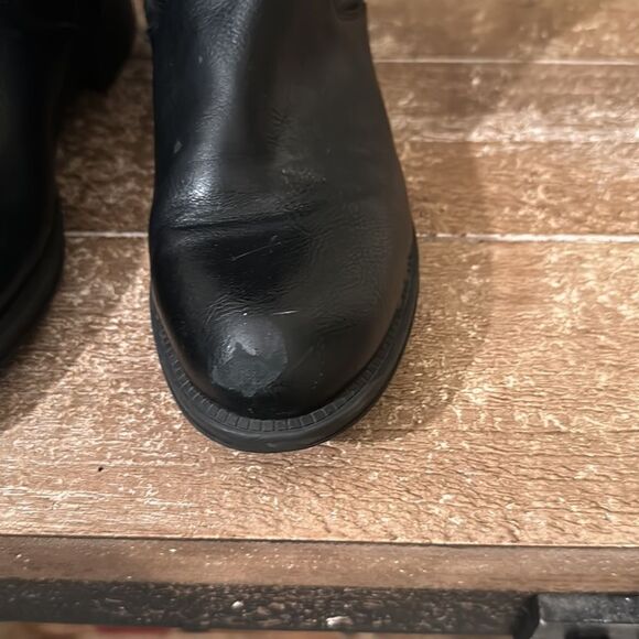 Black leather boots lace up in the back zipper on the sides - Picture 6 of 8